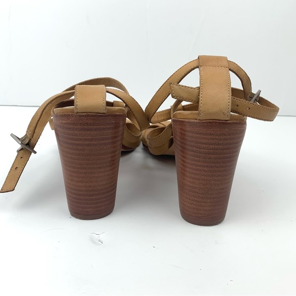 Bernardo Hannah Strappy Studded Thong Heel Sandals Tan leather Cuoio - Picture 8 of 16